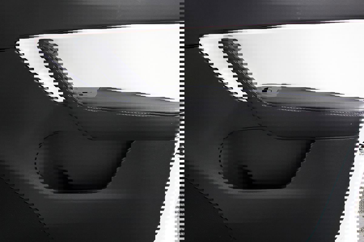 Used 2020 Tesla Model Y Long Range image 40