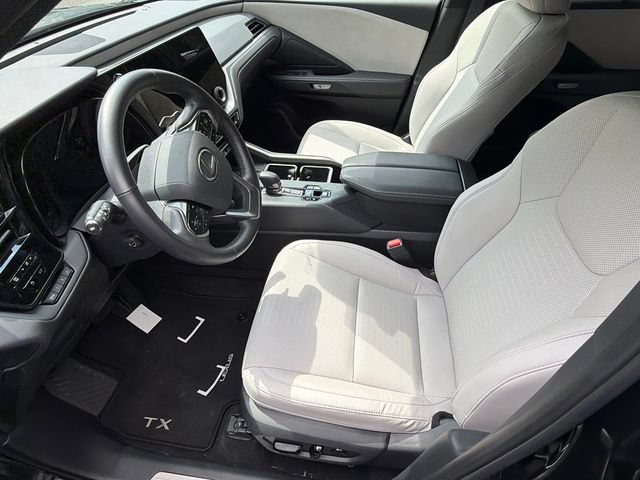 Used 2025 Lexus TX 350 AWD w/ Technology Package image 4