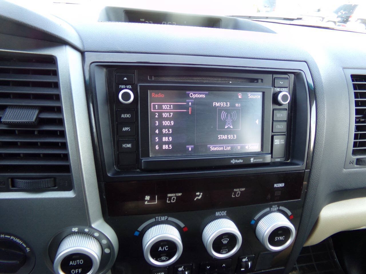 Used 2015 Toyota Sequoia SR5 w/ Premium Package AWD/4WD image 42