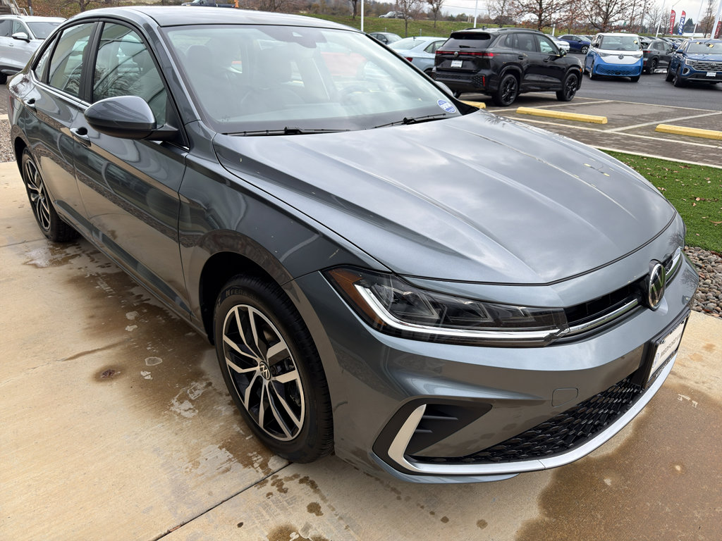 New 2026 Volkswagen Jetta SE image 4