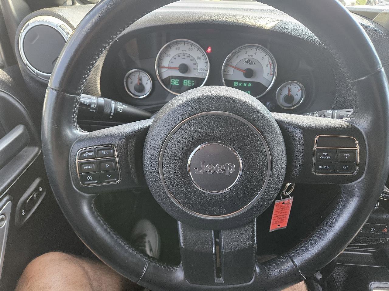 Used 2014 Jeep Wrangler Unlimited Rubicon w/ Connectivity Group AWD/4WD image 19