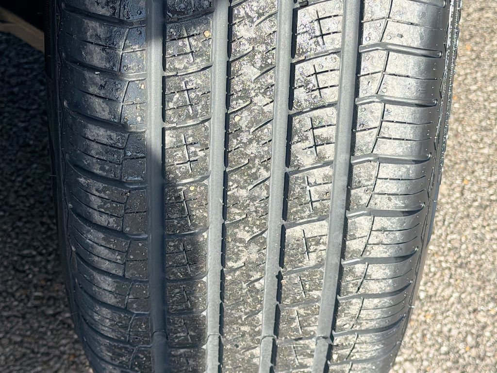 Used 2023 Nissan Rogue SV image 43