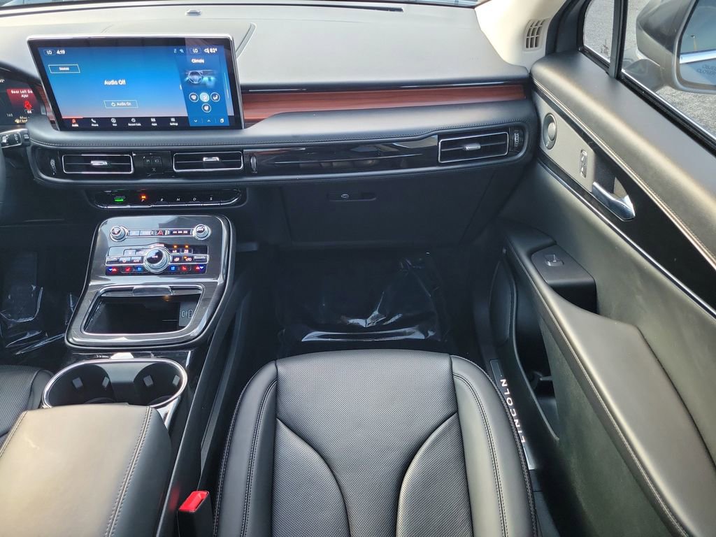 Certified 2023 Lincoln Nautilus Reserve w/ Equipment Group 201A image 18