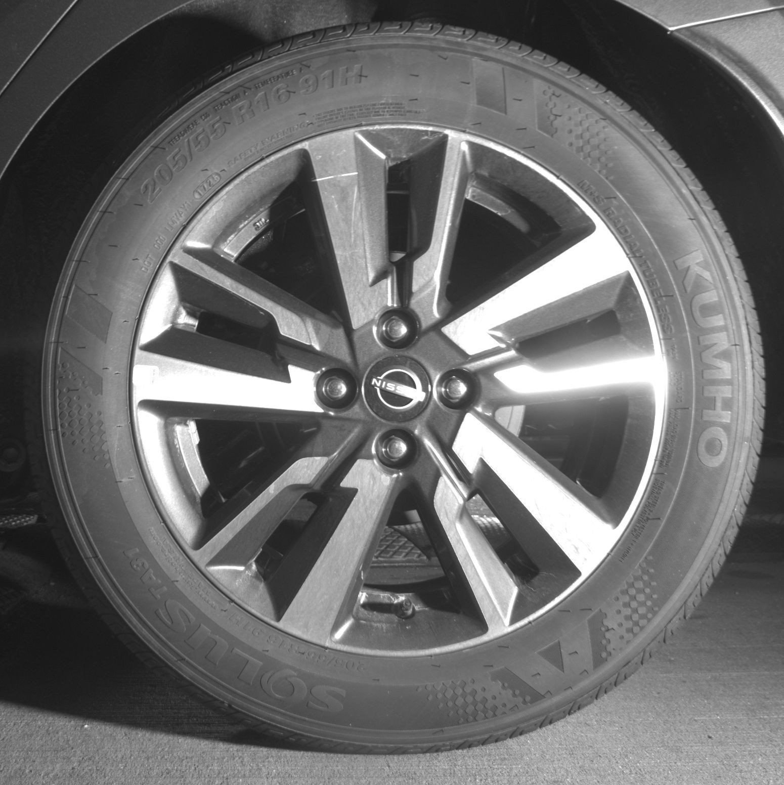 Used 2025 Nissan Versa SV FWD image 17