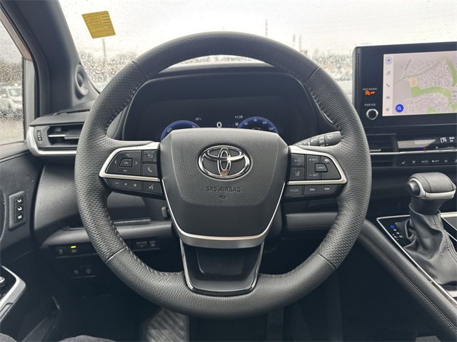 Used 2025 Toyota Sienna Platinum image 15