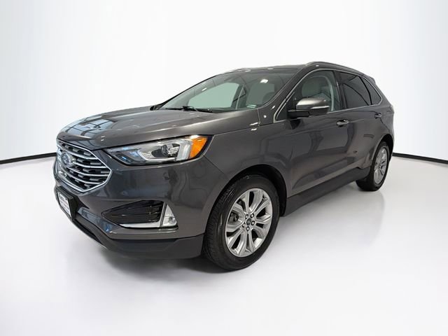 Used 2019 Ford Edge Titanium w/ Cold Weather Package image 3