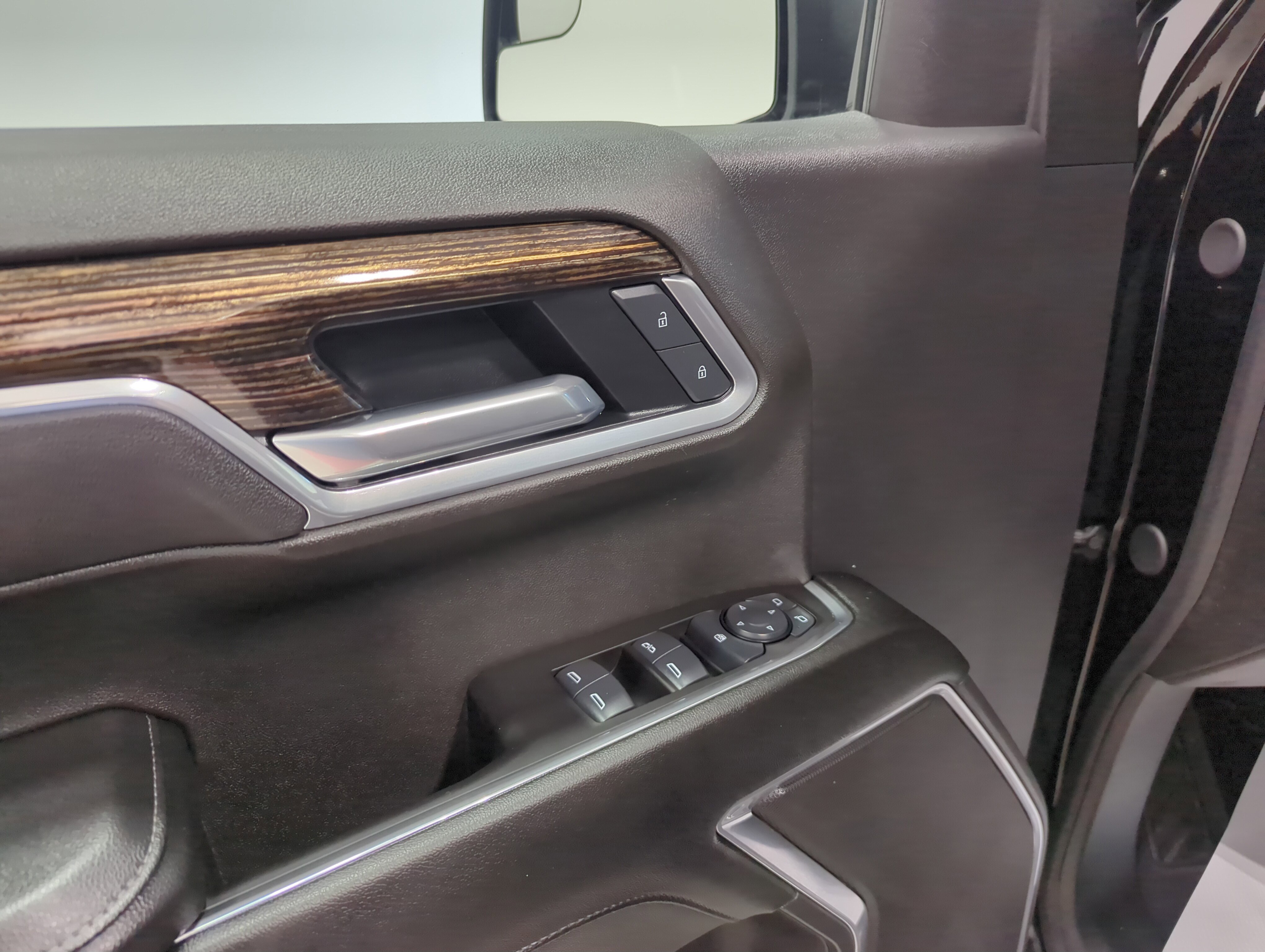 Used 2025 GMC Sierra 1500 Elevation image 11