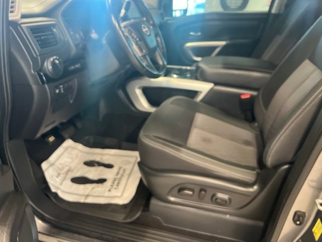 Used 2023 Nissan Titan SV w/ SV Convenience Package AWD/4WD image 24