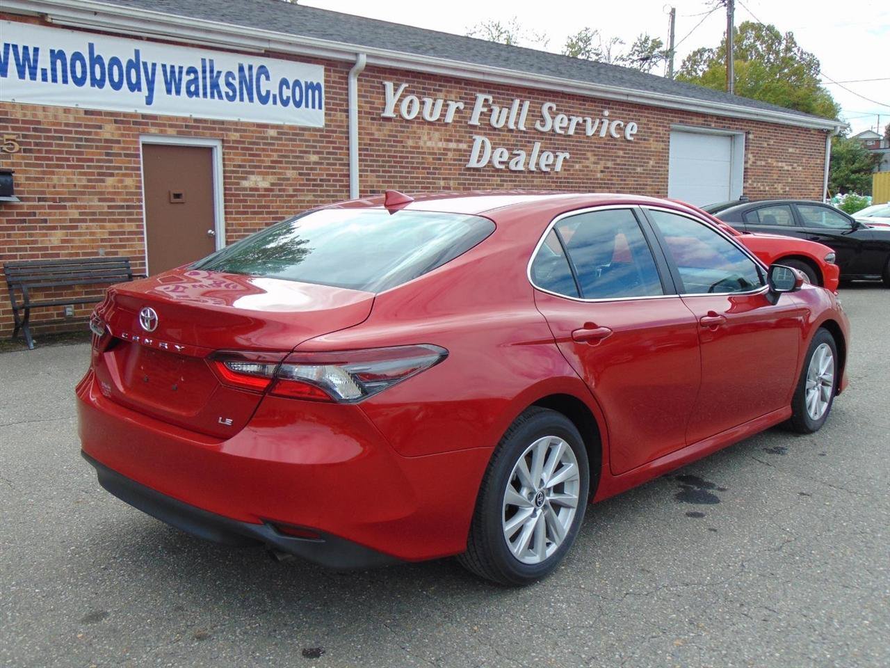 Used 2023 Toyota Camry LE FWD image 5