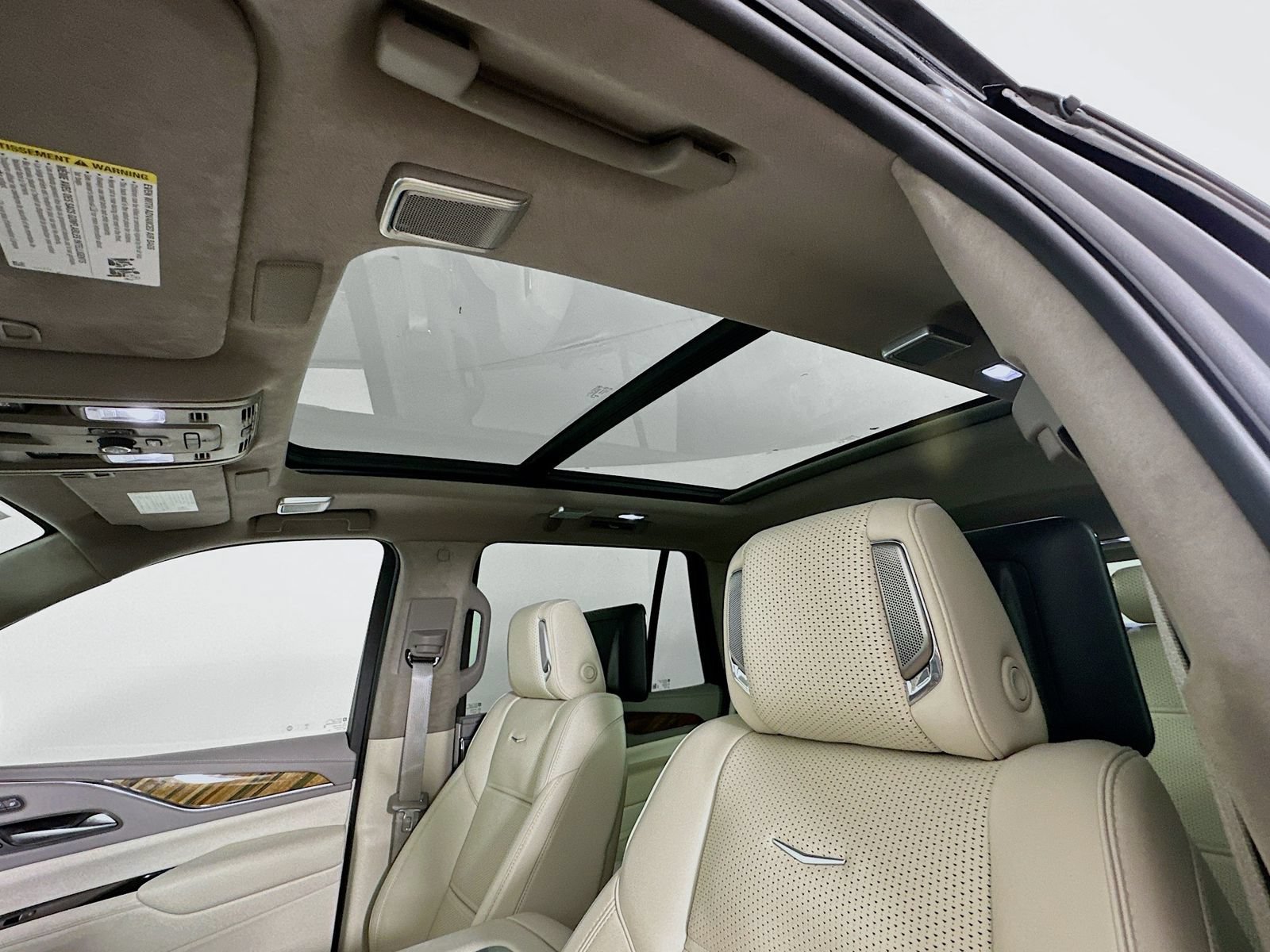 Used 2024 Cadillac Escalade Premium Luxury Platinum AWD/4WD image 23