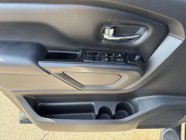 Used 2019 Nissan Titan SV w/ SV Convenience Package image 13