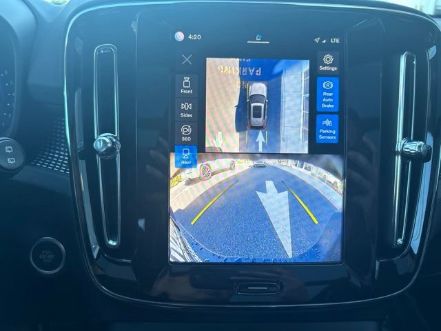 Certified 2025 Volvo XC40 B5 Plus AWD/4WD image 24