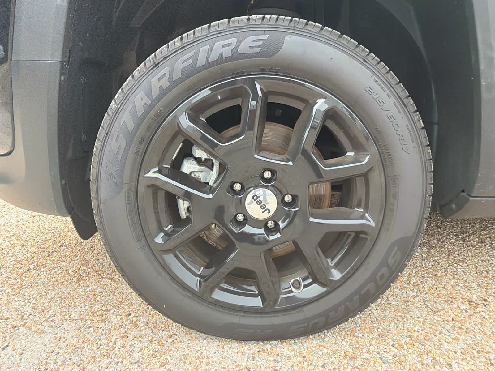 Used 2023 Jeep Renegade Latitude AWD/4WD image 9