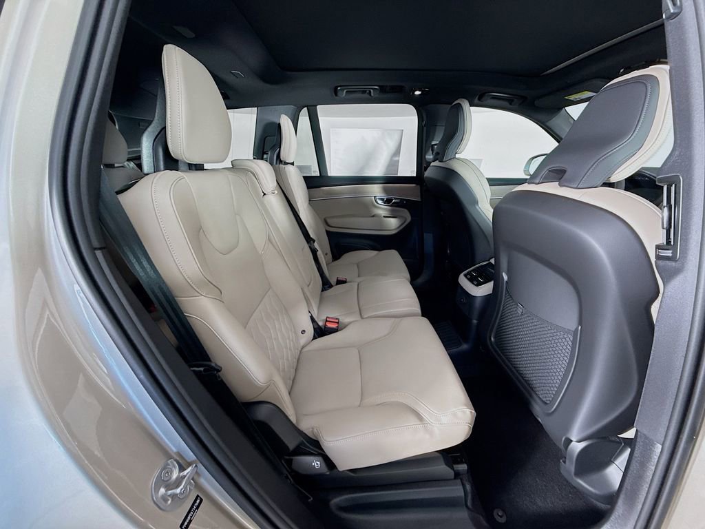 New 2026 Volvo XC90 T8 Plus w/ Protection Package Premier image 29