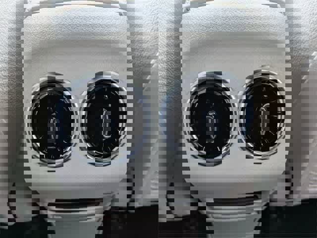 New 2025 Mercedes-Benz GLB 250 image 4