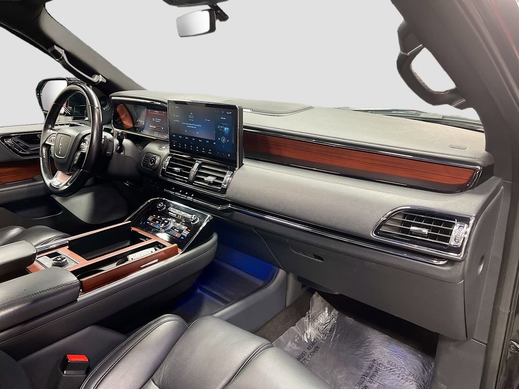 Used 2023 Lincoln Navigator L Reserve AWD/4WD image 32