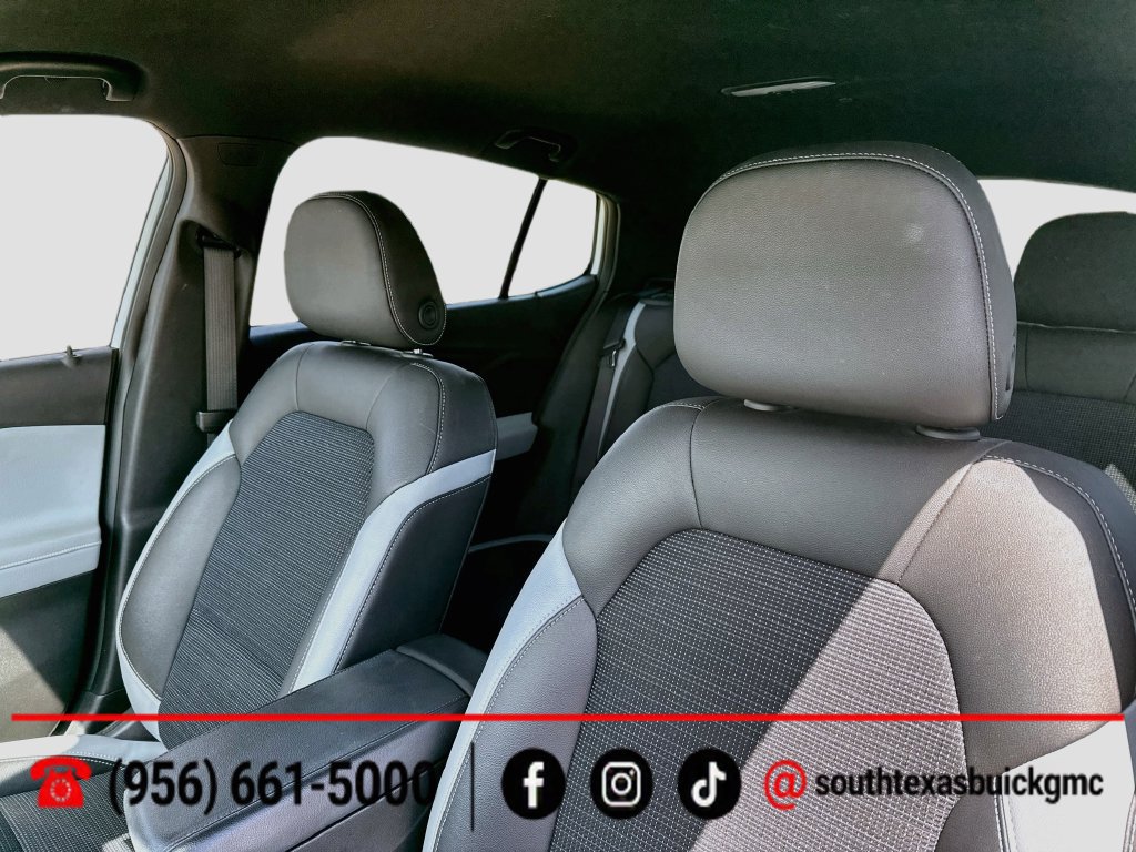 Used 2025 Buick Envista Preferred w/ Convenience II Package FWD image 13