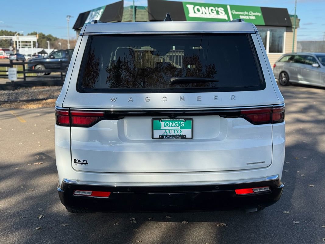 Used 2024 Jeep Wagoneer L Series II w/ Flexible Seating Group image 8