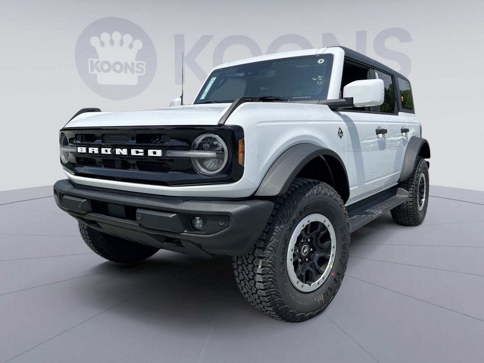 New 2026 Ford Bronco Outer Banks w/ Sasquatch Package