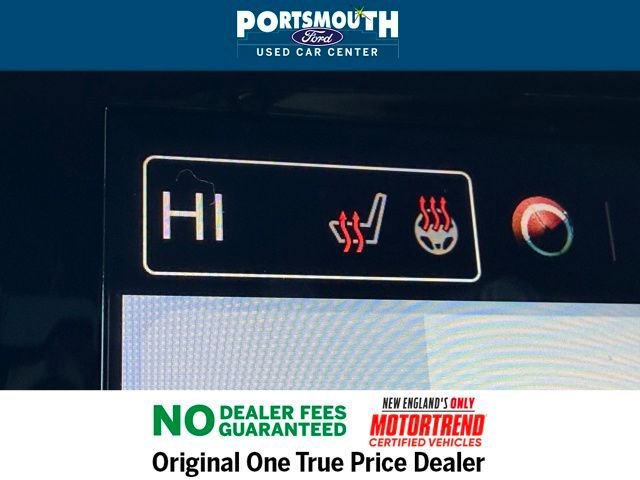 Used 2024 Chrysler Pacifica Touring-L image 12