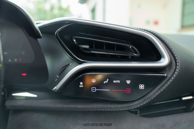 Used 2025 Ferrari 296 GTS image 38