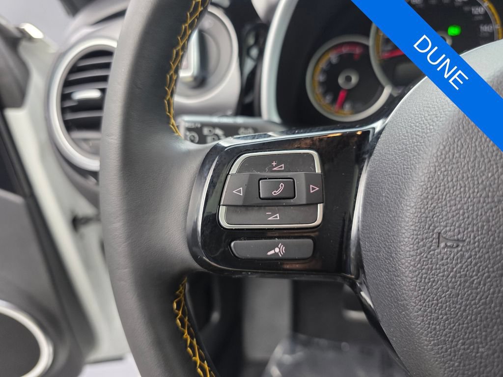 Used 2018 Volkswagen Beetle 2.0T Dune FWD image 17