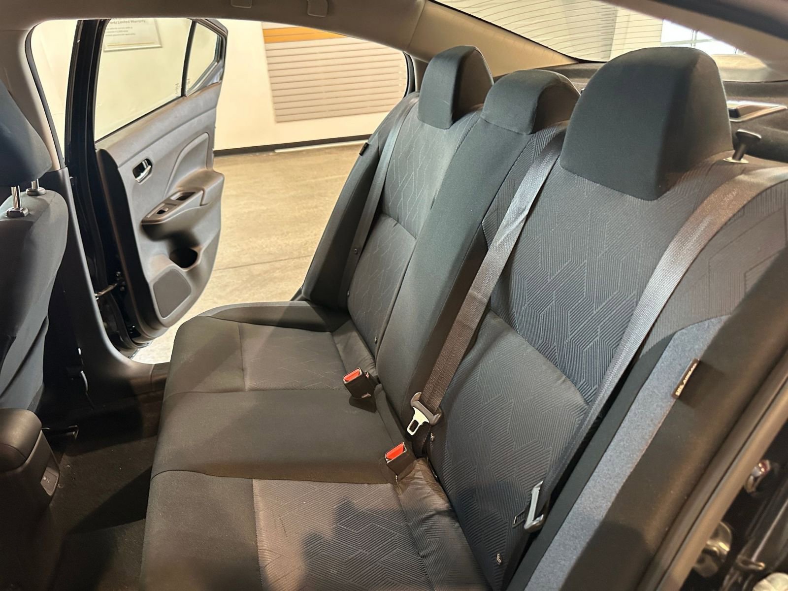 Used 2025 Nissan Versa SV image 38