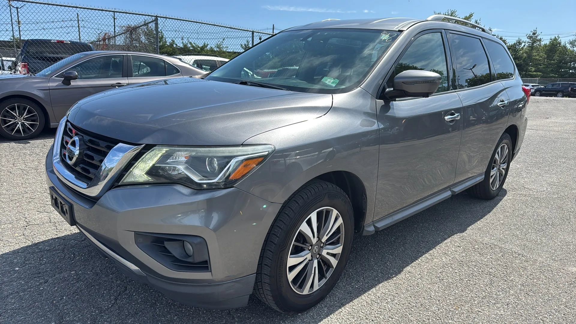 Used 2017 Nissan Pathfinder SL