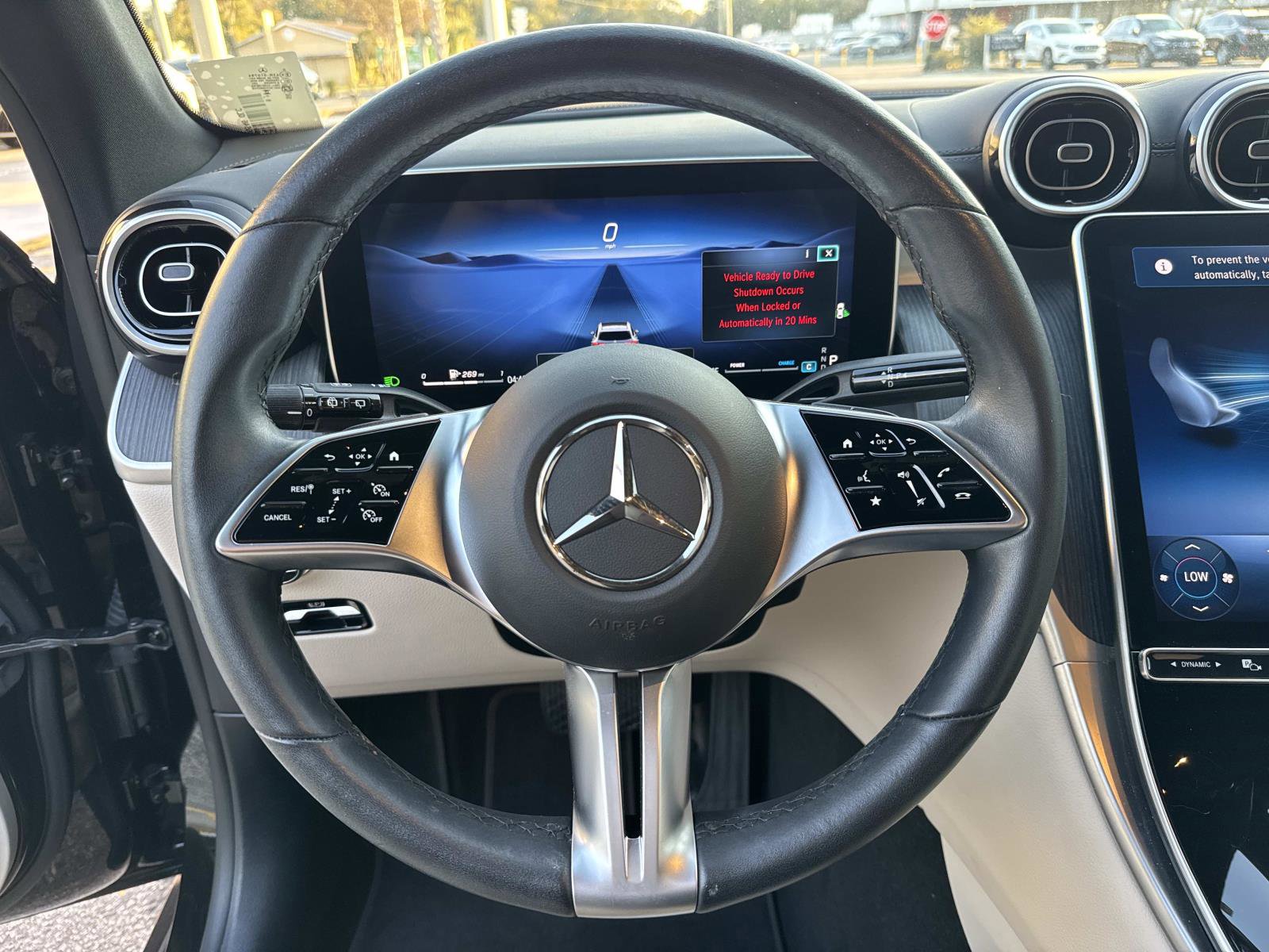 Used 2024 Mercedes-Benz GLC 300 4MATIC image 28