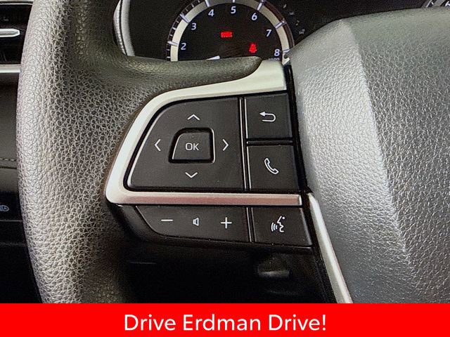 Used 2023 Toyota Highlander L image 13