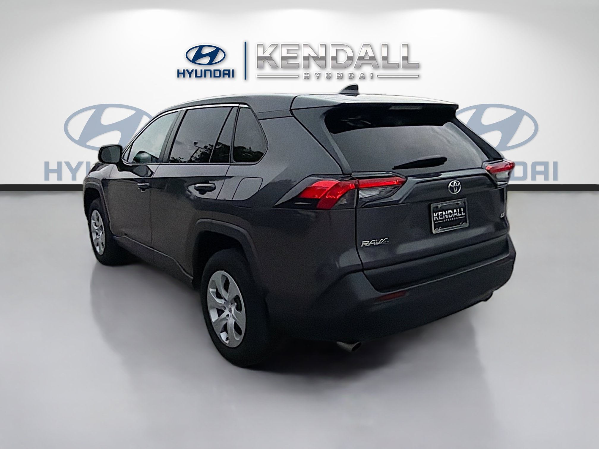 Used 2024 Toyota RAV4 LE FWD image 4