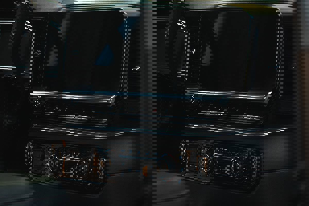 Used 2024 Chevrolet Silverado 2500 LTZ w/ LTZ Convenience Package image 28