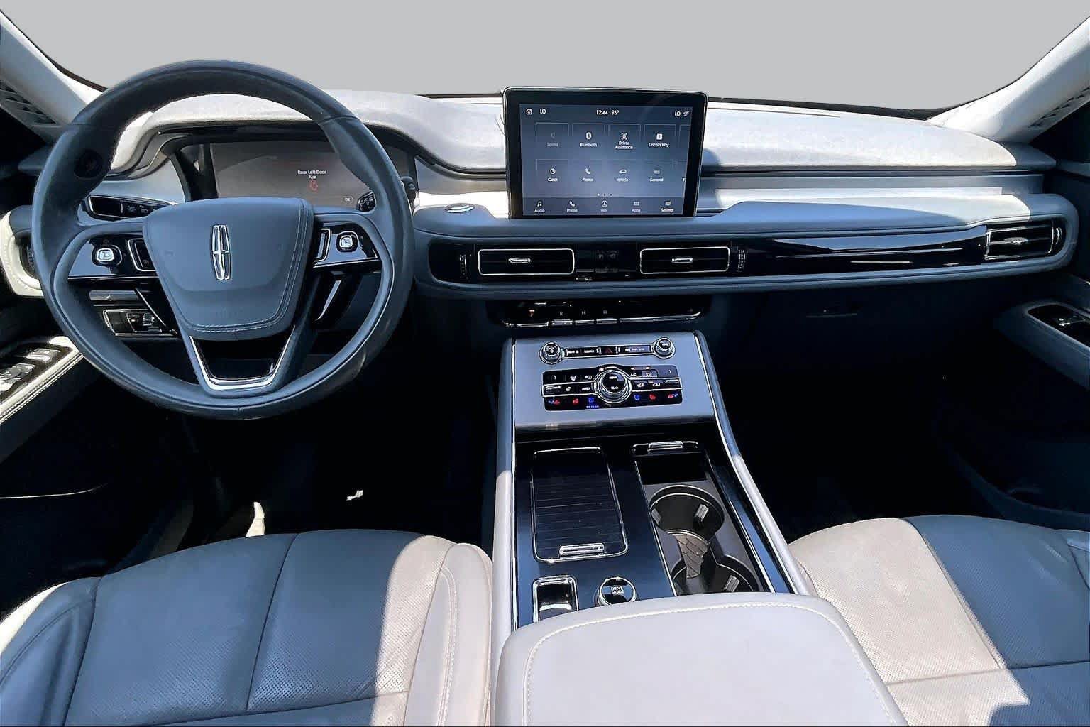 Used 2020 Lincoln Aviator Reserve w/ Equipment Group 201A RWD image 16