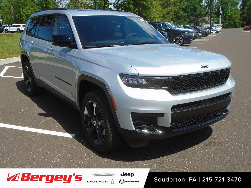 New 2025 Jeep Grand Cherokee L Altitude AWD/4WD image 1