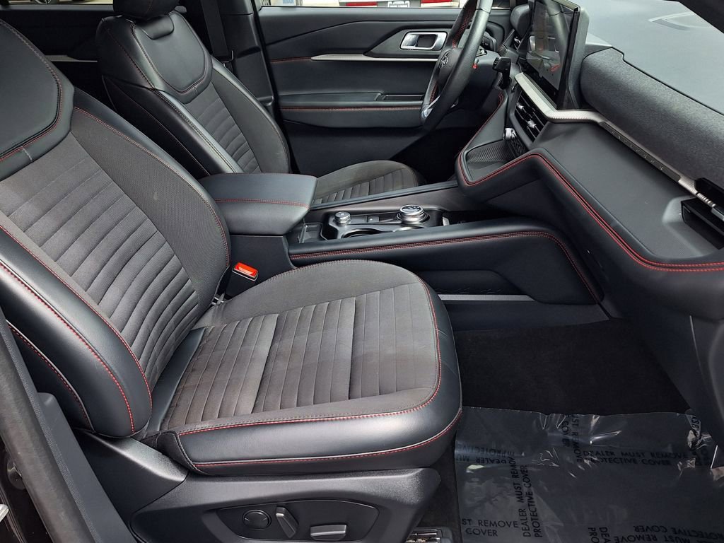 Used 2025 Ford Explorer ST-Line image 25