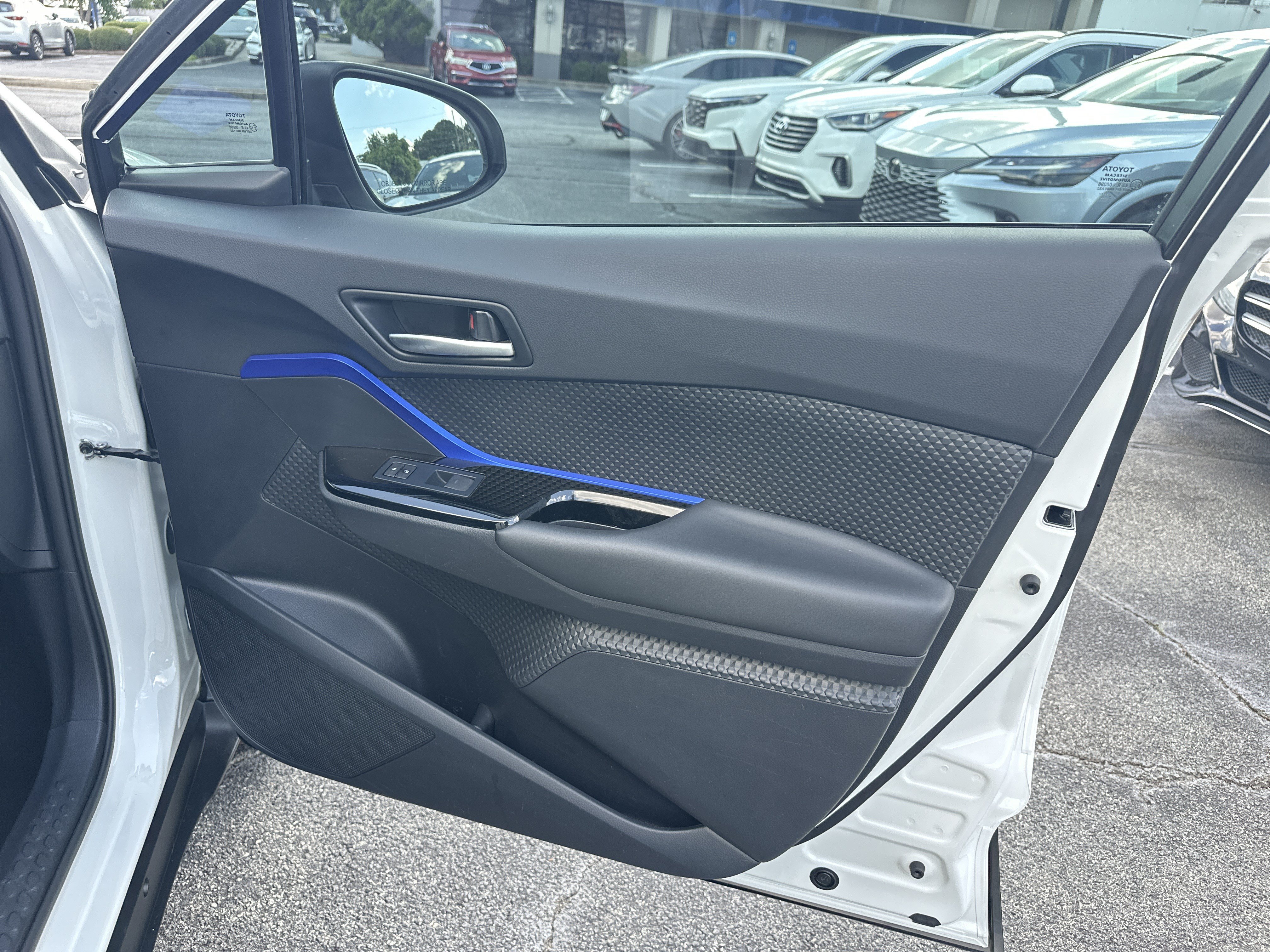 Used 2021 Toyota C-HR XLE FWD image 16