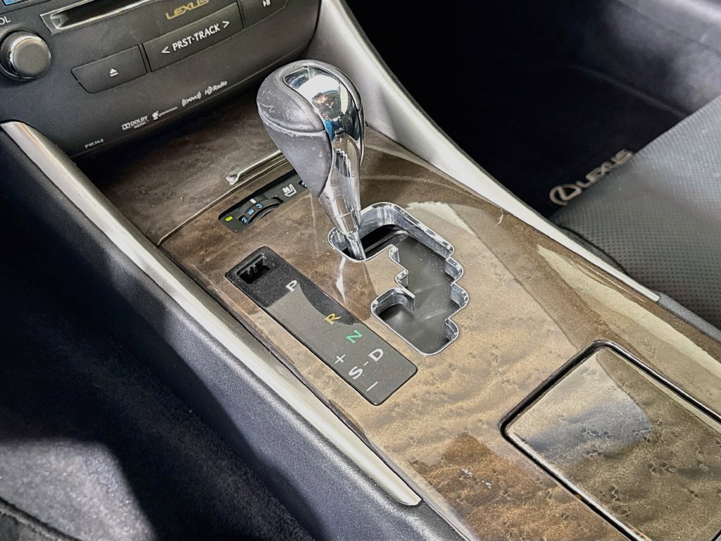 Used 2014 Lexus IS 250C w/ Luxury Package RWD image 17