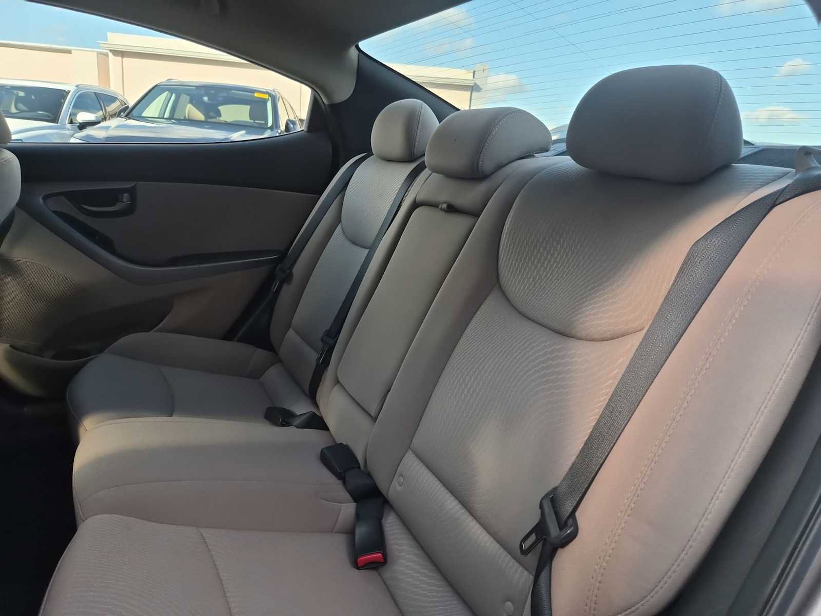 Used 2016 Hyundai Elantra SE w/ Option Group 02 image 18