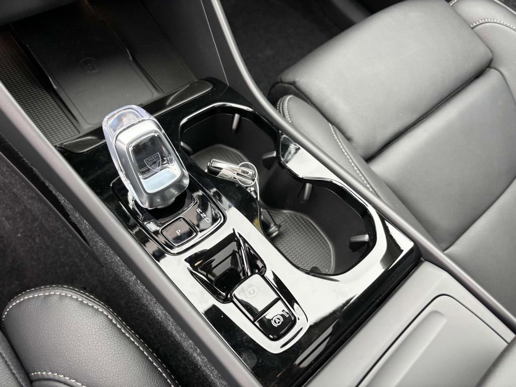 New 2026 Volvo XC40 B5 Plus w/ Protection Package Premier image 23