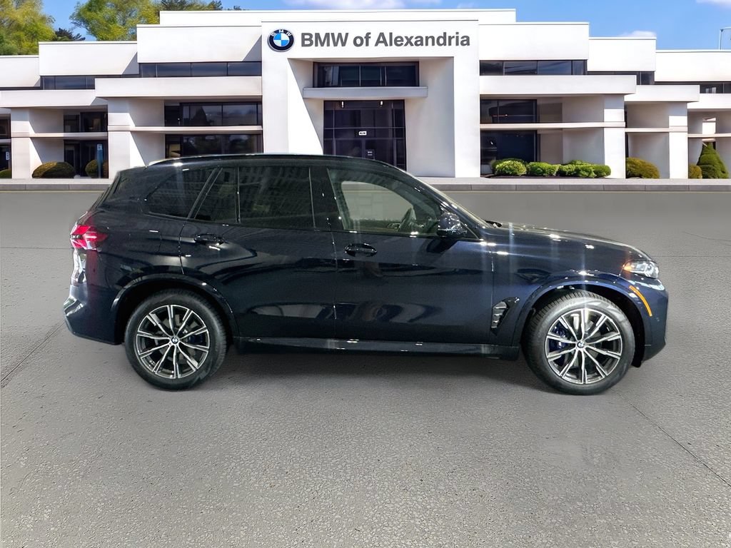 New 2026 BMW X5 xDrive40i w/ M Sport Package AWD/4WD image 4