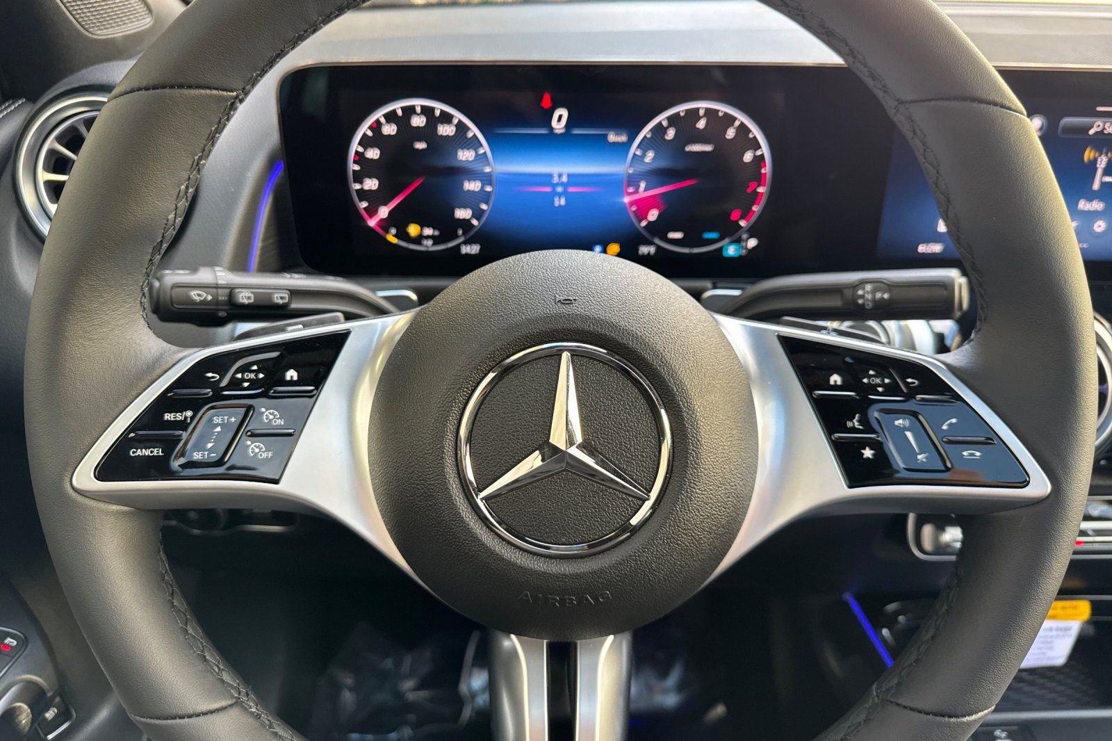 New 2026 Mercedes-Benz GLB 250 image 22