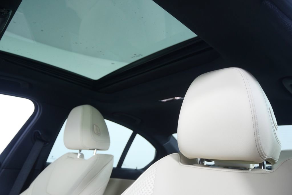 Used 2023 BMW 330i Sedan w/ Premium Package RWD image 10