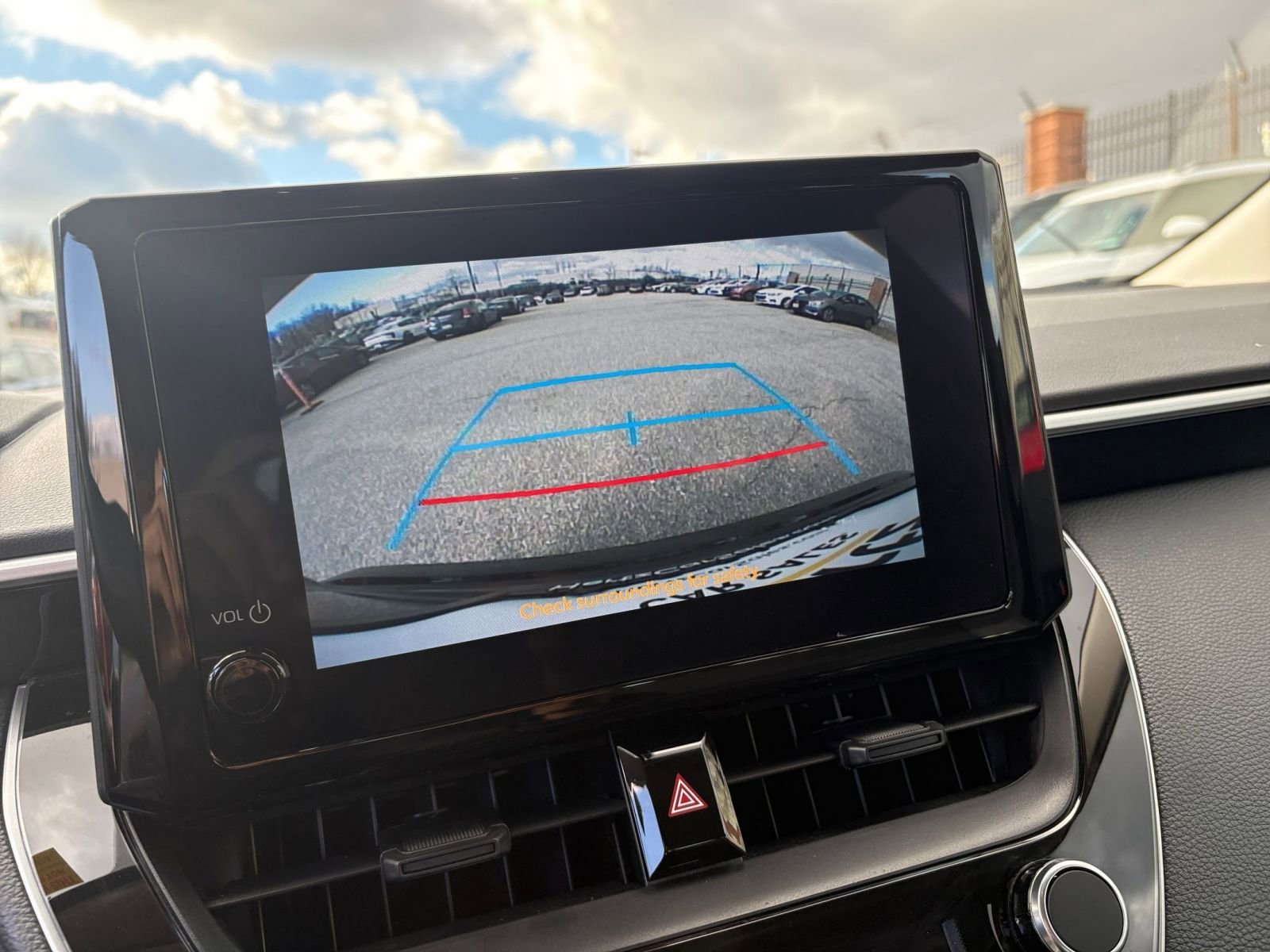 Used 2025 Toyota Corolla LE image 24