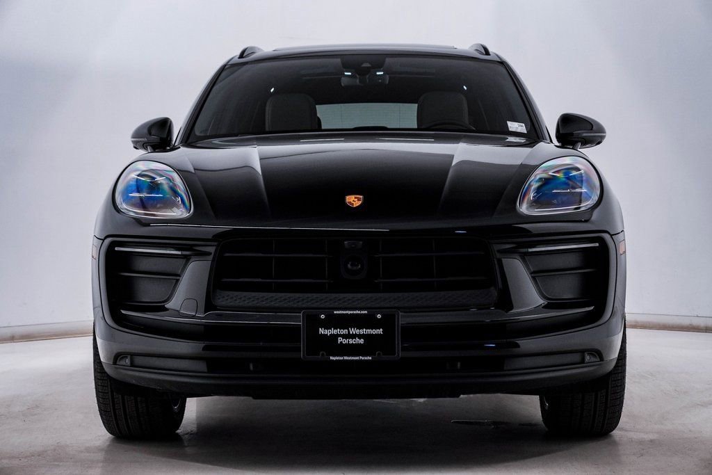 Certified 2025 Porsche Macan image 6