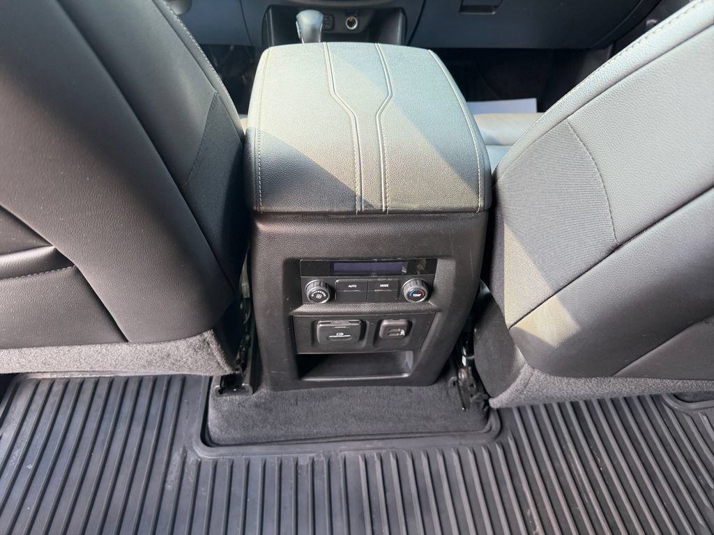 Used 2023 Chevrolet Traverse LT w/ LT Premium Package AWD/4WD image 18