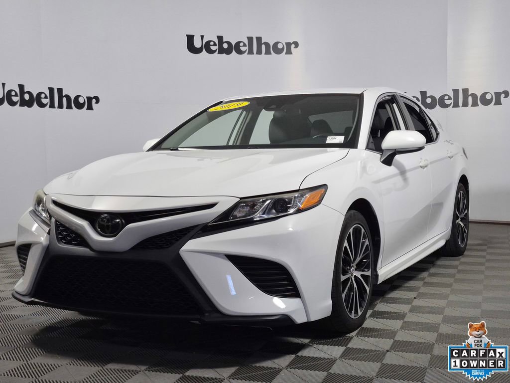 Used 2019 Toyota Camry SE FWD image 3
