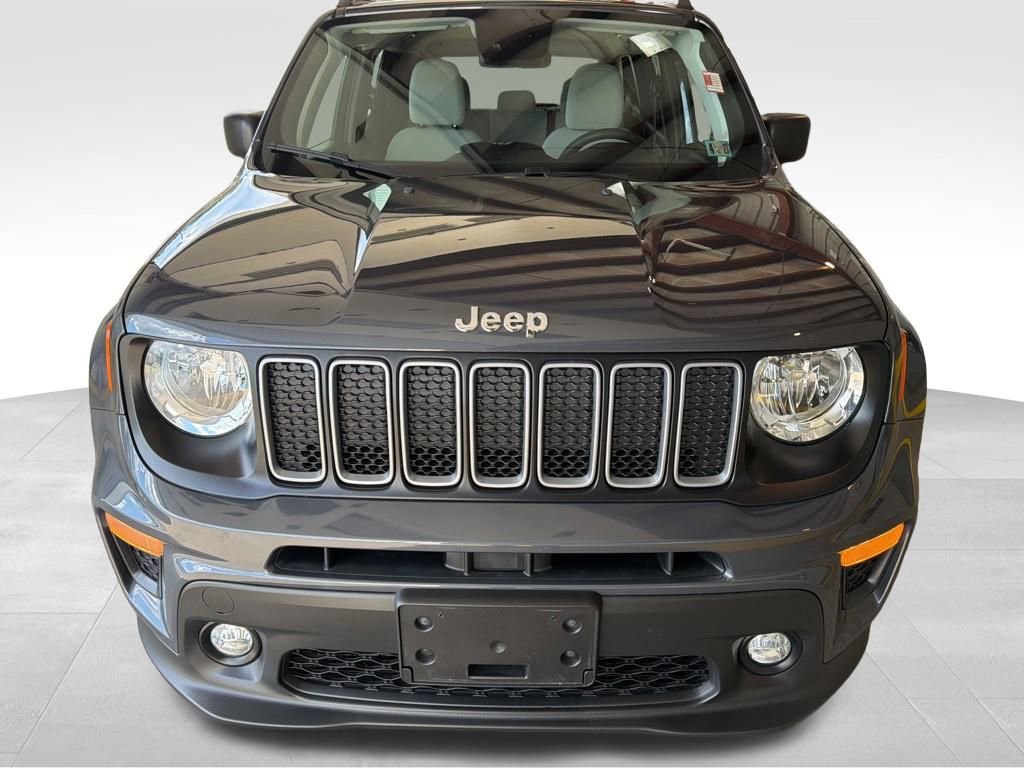 Used 2022 Jeep Renegade Latitude AWD/4WD image 8