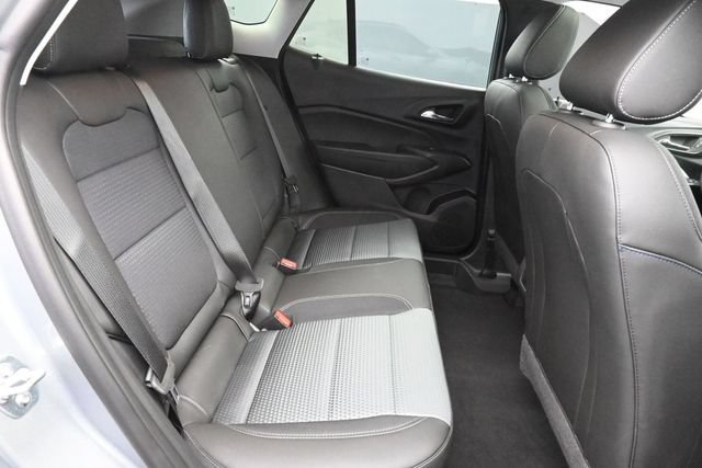 New 2026 Chevrolet Trax LT w/ Sunroof Package FWD image 25