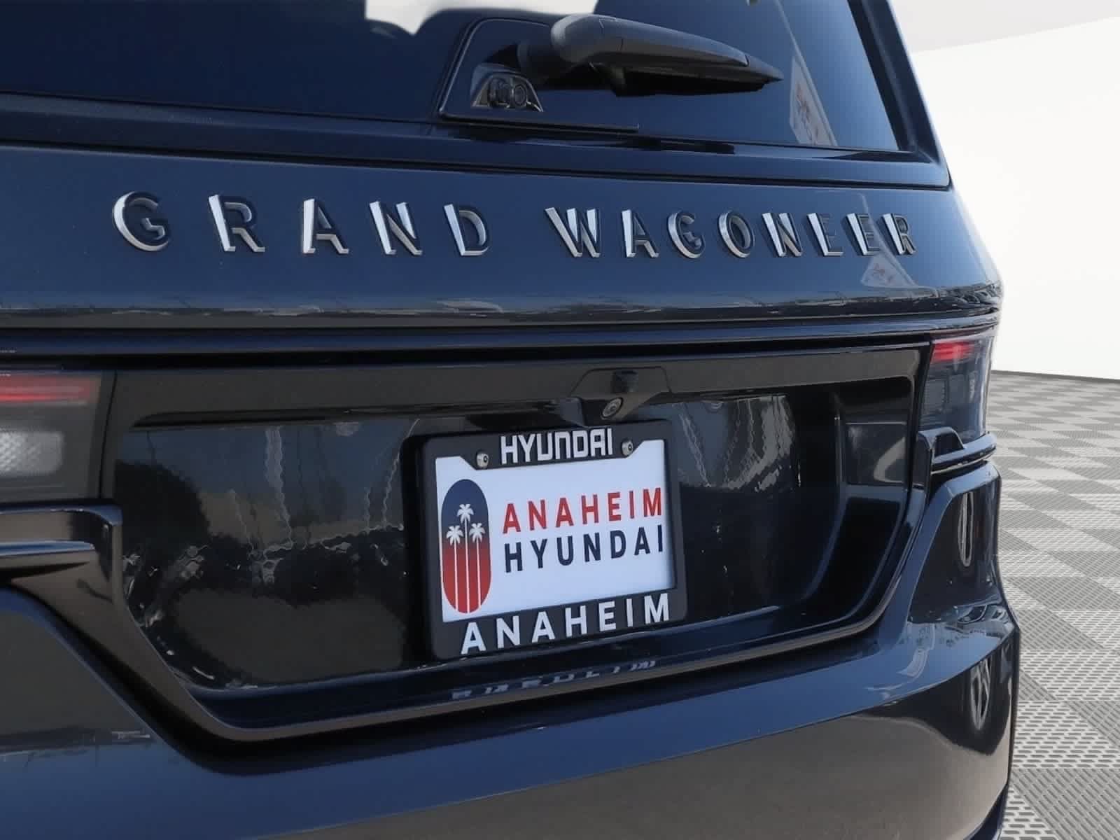 Used 2024 Jeep Grand Wagoneer Series II Obsidian w/ Quick Order Packagew 28T AWD/4WD image 12