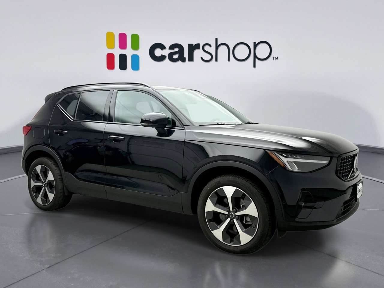 Used 2025 Volvo XC40 B5 Plus AWD/4WD image 7
